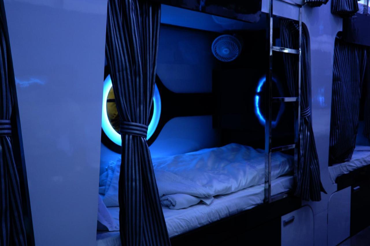 Ocean Dormitory Bombay Extérieur photo