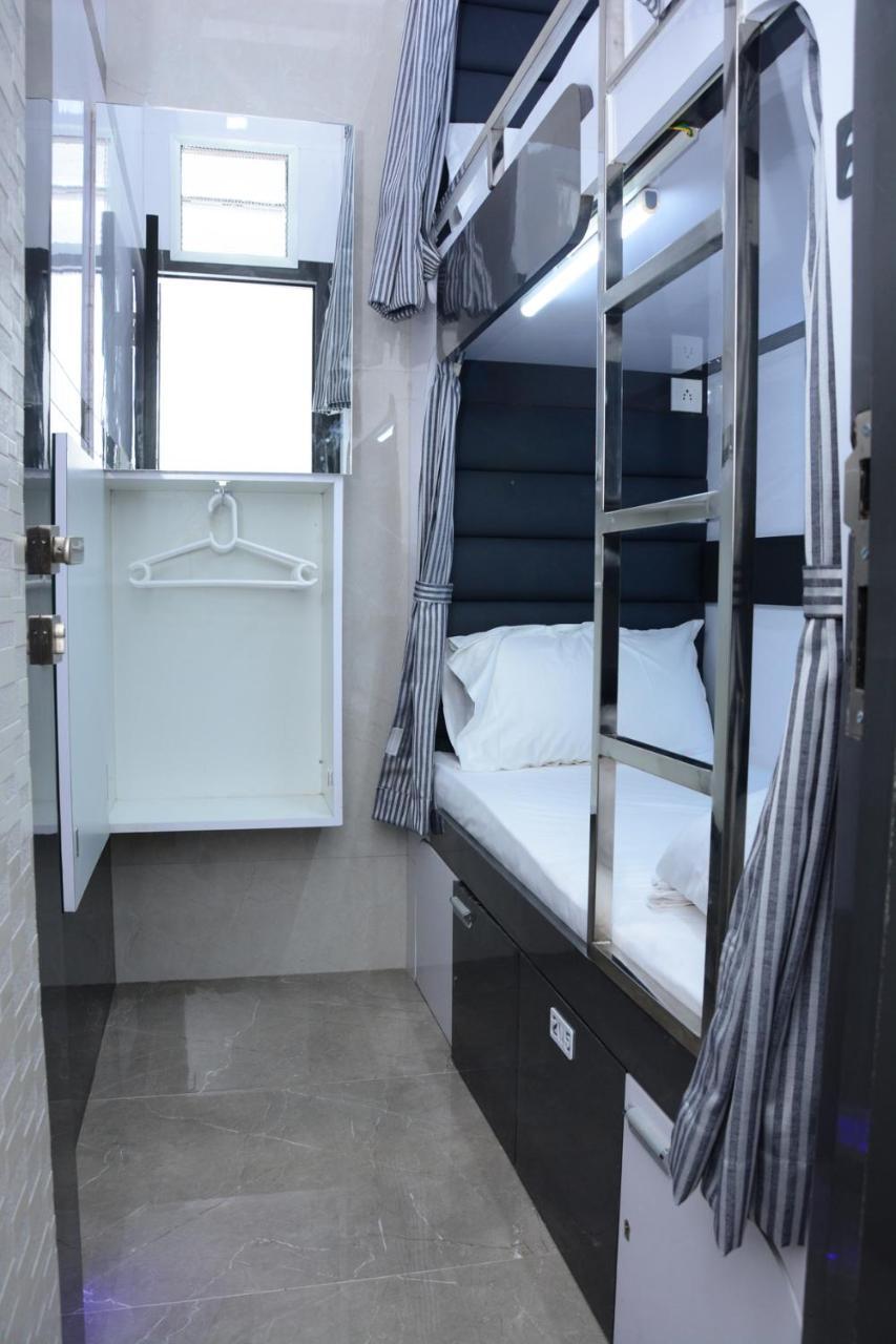 Ocean Dormitory Bombay Extérieur photo