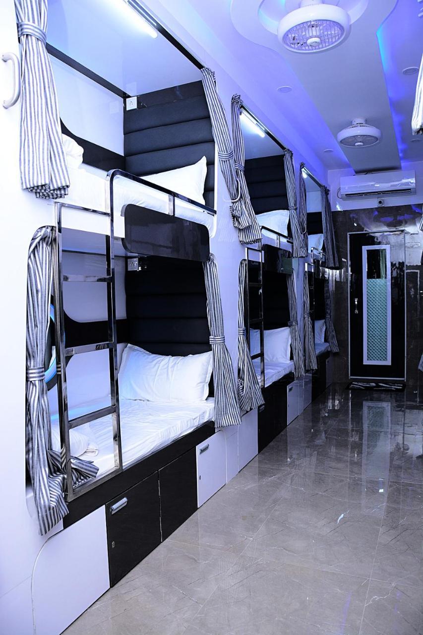 Ocean Dormitory Bombay Extérieur photo
