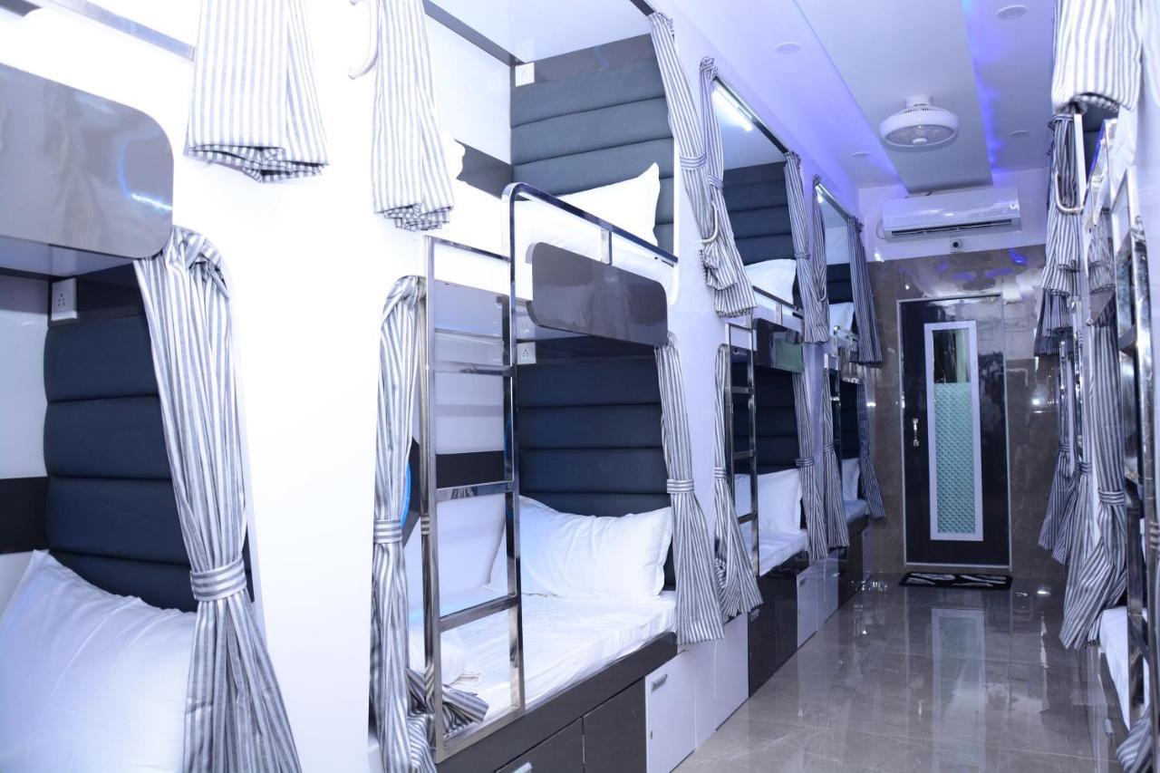 Ocean Dormitory Bombay Extérieur photo