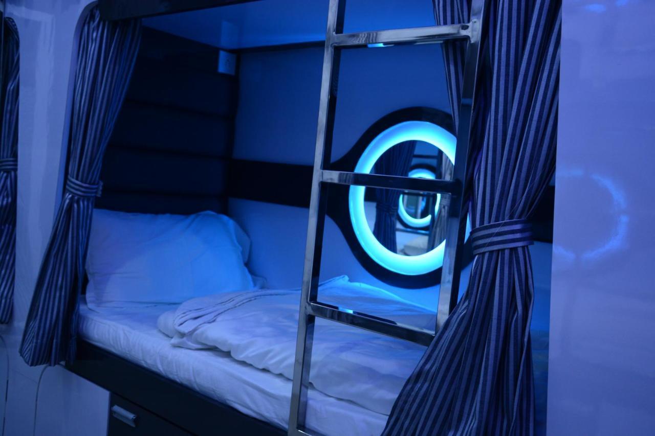 Ocean Dormitory Bombay Extérieur photo